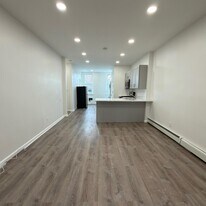 737 Montgomery St in Jersey City, NJ - Building Photo