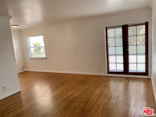 5616 Edgemar Ave in Los Angeles, CA - Building Photo - Building Photo