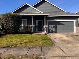 3648 Countryside Ln in Eugene, OR - Building Photo