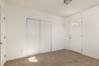 3838 Superior St in San Diego, CA - Building Photo - Building Photo