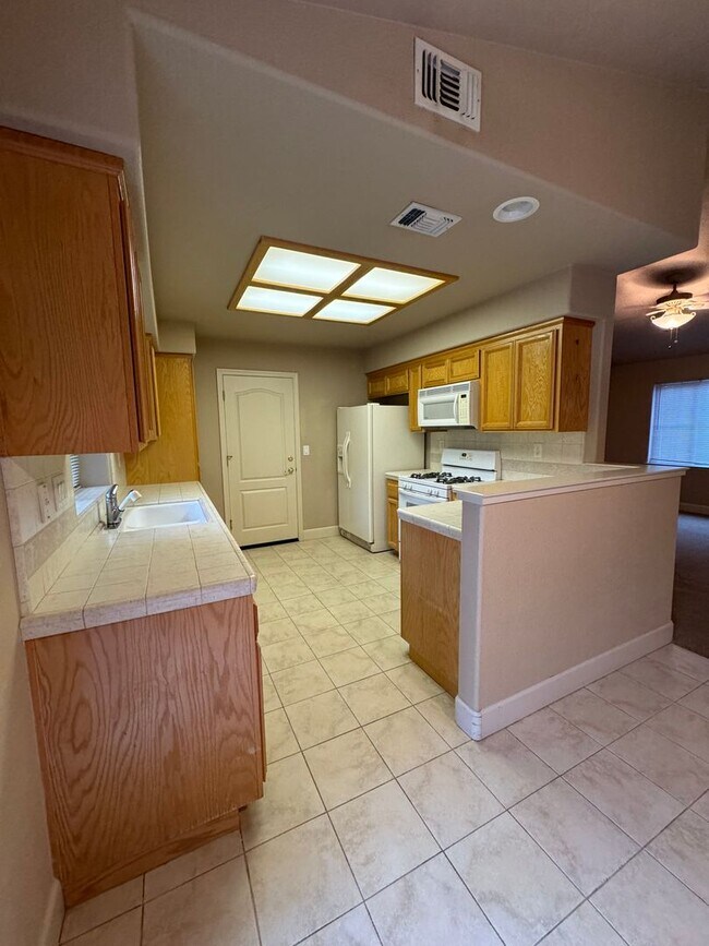 11588 Edgewood Rd in Auburn, CA - Building Photo - Building Photo