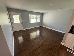 1886 Loganberry Ln in Crown Point, IN - Building Photo - Building Photo