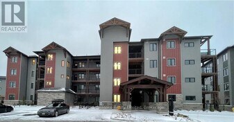 20 Beckwith Ln in Blue Mountains, ON - Building Photo