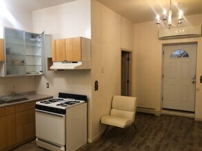 387 Monmouth St in Jersey City, NJ - Building Photo - Building Photo
