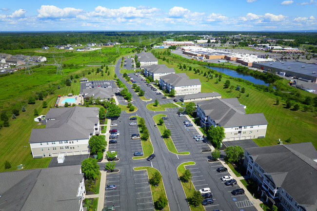 Rivers Pointe Apartments in Liverpool, NY - Building Photo - Building Photo