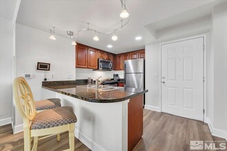 450 N Arlington Ave in Reno, NV - Foto de edificio - Building Photo