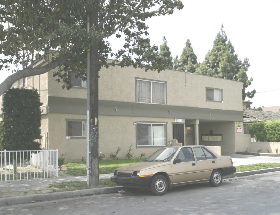 7308 Exeter St in Paramount, CA - Building Photo