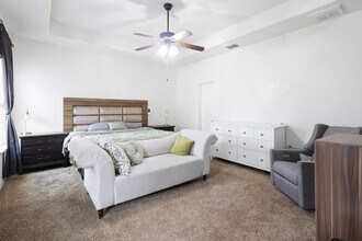 105 N First St in Floresville, TX - Building Photo - Building Photo