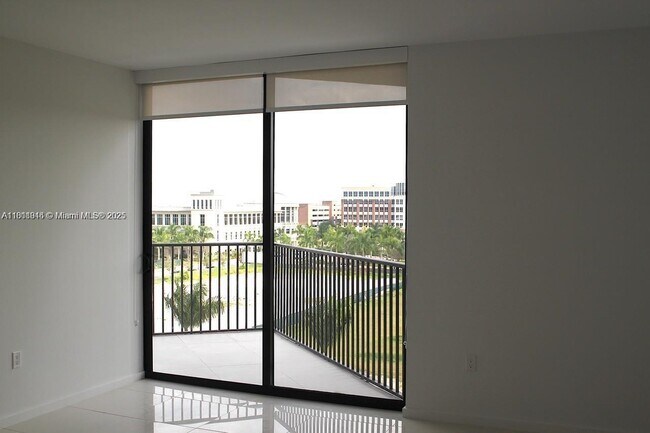 5300 NW 85th Ave in Doral, FL - Building Photo - Building Photo