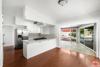 3818 Seahorn Dr in Malibu, CA - Building Photo - Building Photo