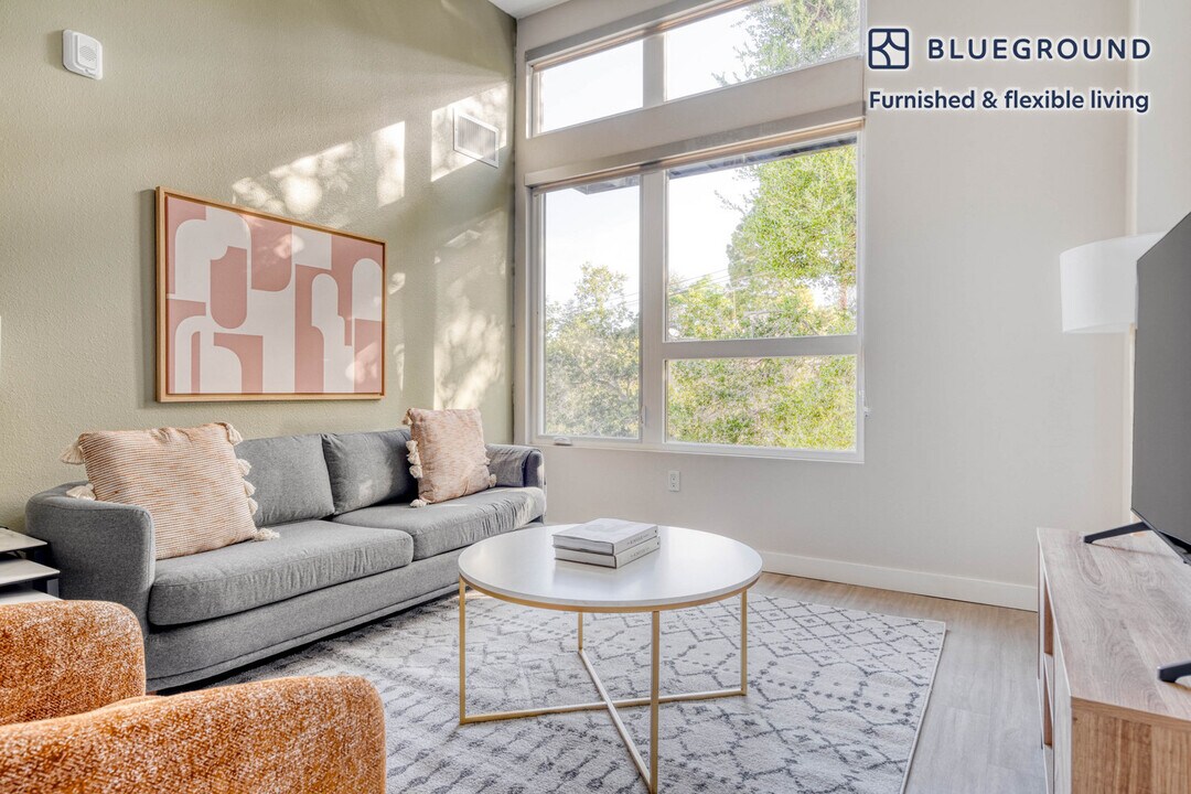 1545 San Antonio St-Unit -FL3-ID1072 in Menlo Park, CA - Building Photo