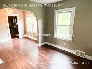 14567 Pease Rd in Maple Heights, OH - Building Photo - Building Photo