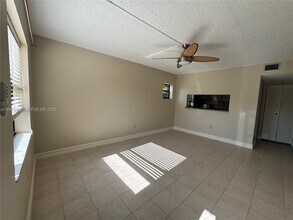 6031 Shaker Wood Cir in Tamarac, FL - Building Photo - Building Photo