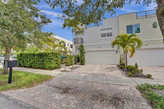 2515 NE 18th St in Fort Lauderdale, FL - Building Photo - Building Photo