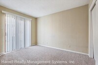 225 Londonderry Dr photo'