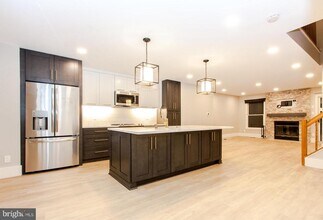 1603 Oak Spring Way in Reston, VA - Building Photo - Building Photo