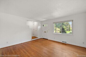 1652 Graefield Rd in Birmingham, MI - Building Photo - Building Photo