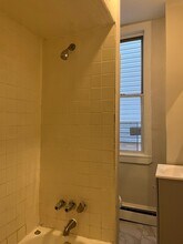 72 Van Nostrand Ave, Unit 1 in Jersey City, NJ - Foto de edificio - Building Photo