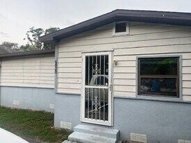 6820 58th St N in Pinellas Park, FL - Building Photo