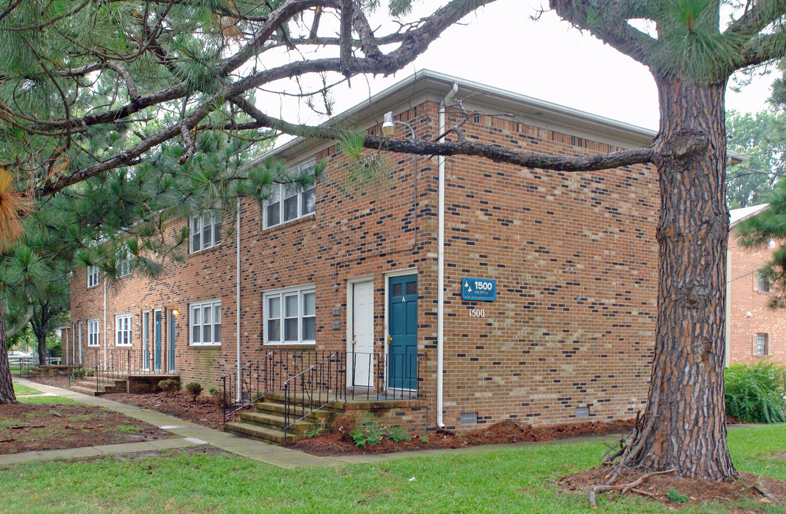 4830 E Princess Anne Rd in Norfolk, VA - Building Photo