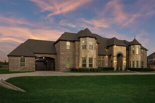 715 Simmons Rd in Double Oak, TX - Building Photo