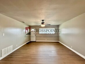 101 N Rainbow Dr in Whitehouse, TX - Building Photo - Building Photo