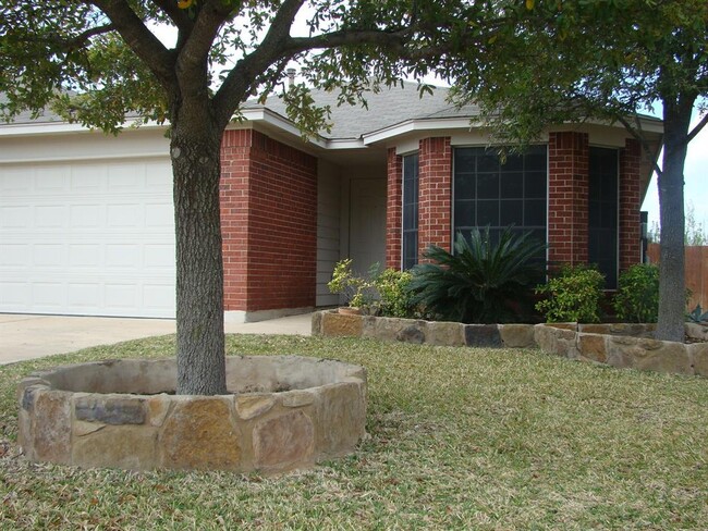 1814 Chinati Mountain Trail in Round Rock, TX - Foto de edificio - Building Photo