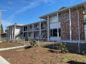 1940 SE 80th Ave in Portland, OR - Building Photo