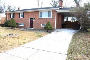 5707 Alan Dr in Clinton, MD - Building Photo