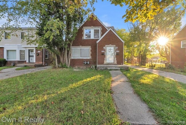 property at 4316 Lakewood St