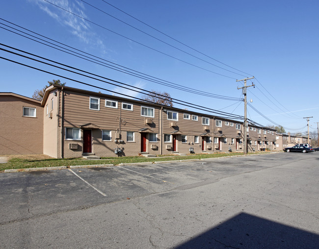 Village Grove Apartments in Ypsilanti, MI - Building Photo - Building Photo