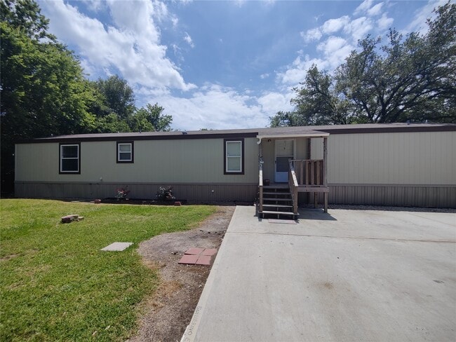 property at 16303 Dundee Rd