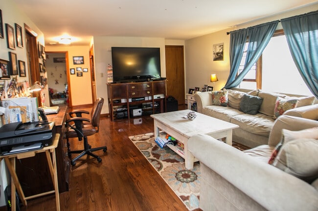 36 Cherry Ave, Unit Apartment in Cornwall On Hudson, NY - Building Photo - Building Photo