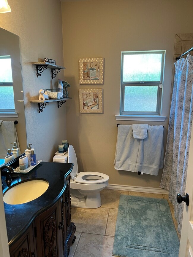 5600 Lospatios Dr in Midland, TX - Building Photo - Building Photo