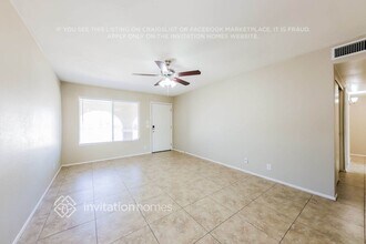 5741 W John Cabot Rd in Glendale, AZ - Building Photo - Building Photo