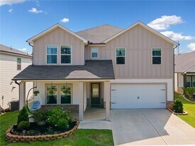 368 Murray Way in Lilburn, GA - Building Photo