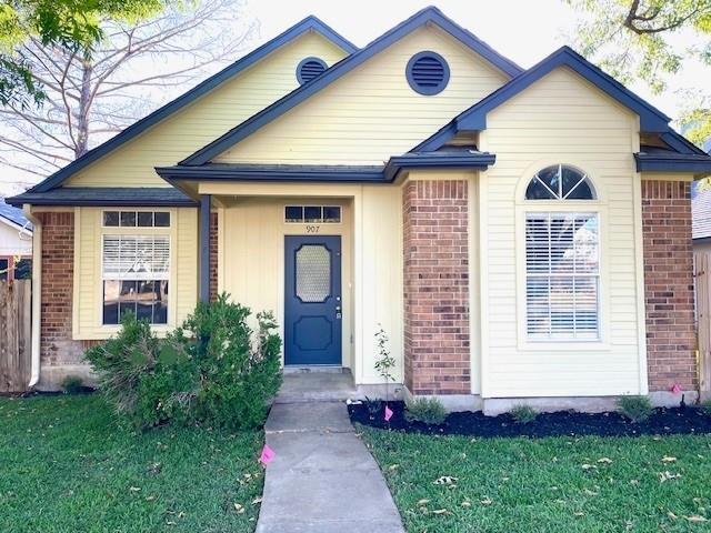 907 Black Locust Drive West in Pflugerville, TX - Foto de edificio - Building Photo