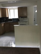 78 Morewood Dr in Smithtown, NY - Building Photo - Building Photo