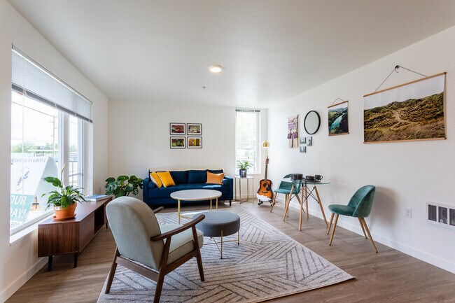 Douglas Grove in Gresham, OR - Building Photo - Interior Photo