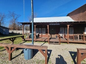 845A CR 1987 in Yantis, TX - Building Photo