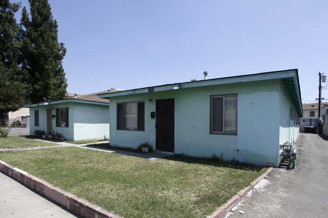 832-834 W Romneya Dr in Anaheim, CA - Foto de edificio - Building Photo