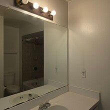 490 N Pin Oak Pl in Longwood, FL - Foto de edificio - Building Photo