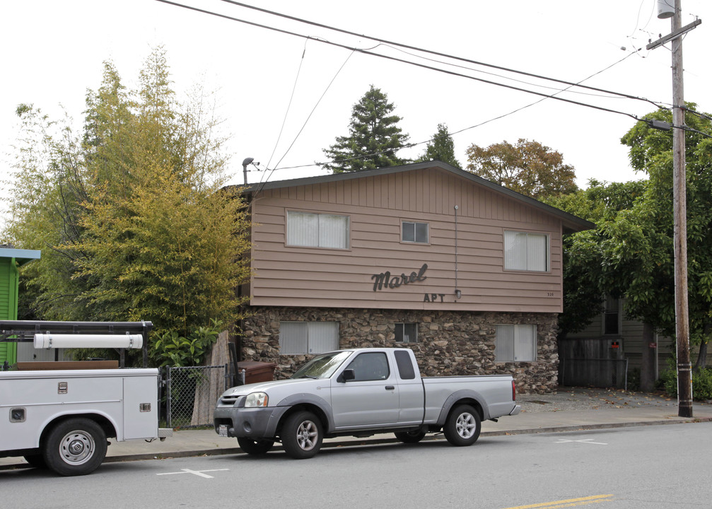 Marel Apt in Santa Cruz, CA - Building Photo