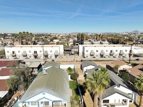 Adams Place in Phoenix, AZ - Building Photo - Building Photo