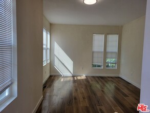 1216 S Lucerne Blvd in Los Angeles, CA - Building Photo - Building Photo