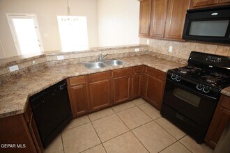 14348 Smokey Point Dr in El Paso, TX - Building Photo - Building Photo