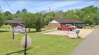 329 Marcus St in Timpson, TX - Building Photo