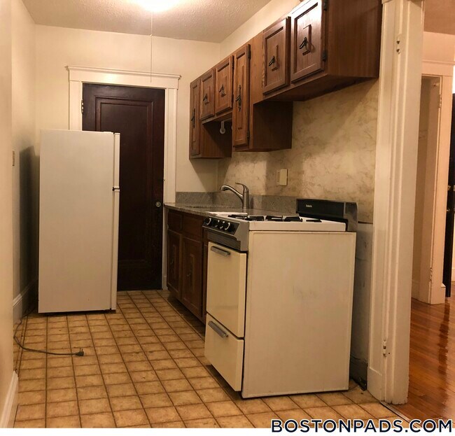 63 Fellsway W, Unit 5 in Medford, MA - Building Photo - Building Photo