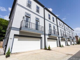 1027 W 24th St in Houston, TX - Building Photo