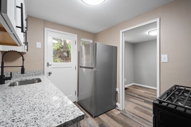 property at 28 Wenzell Pl